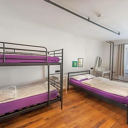 Adhoc Hostel *