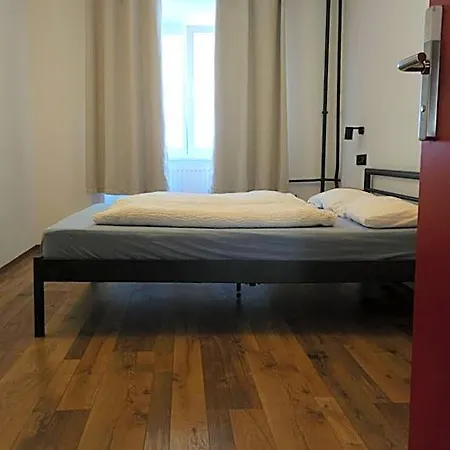 Adhoc Hostel *