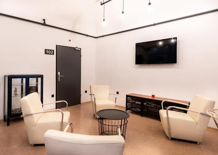 アドホック リュブリャナ